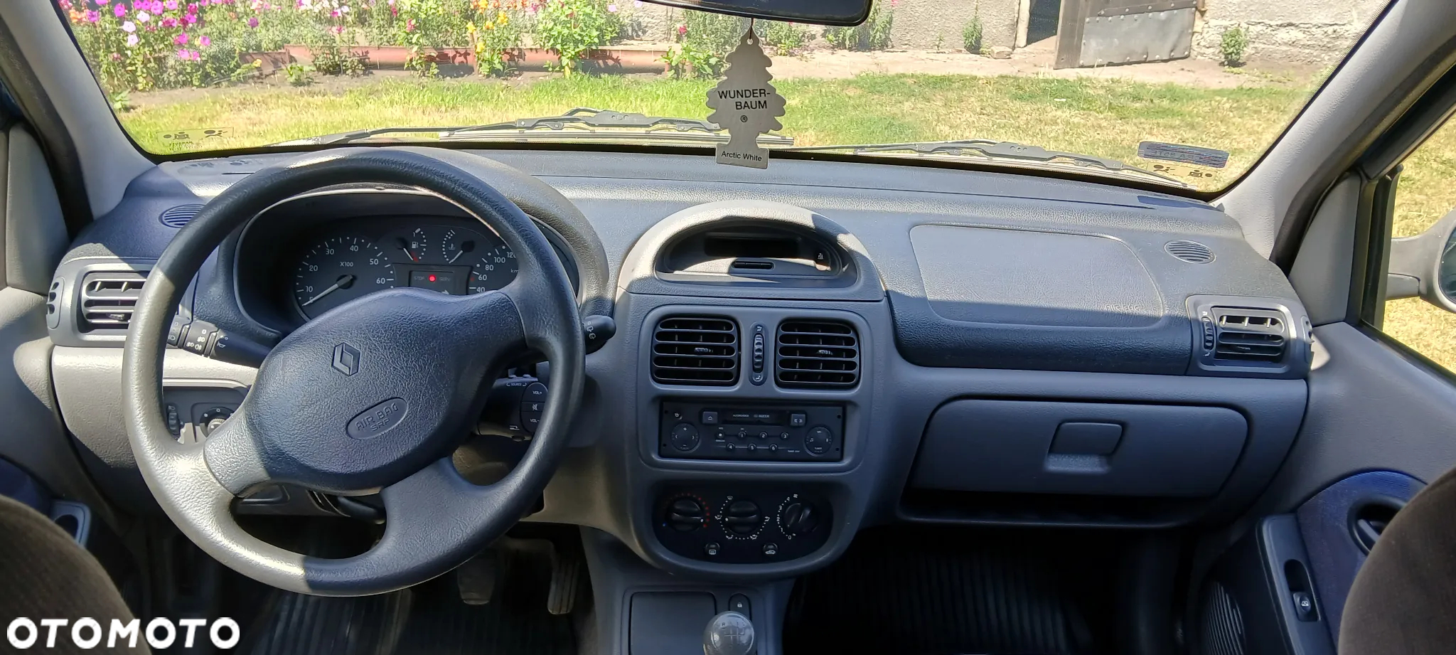 Renault Clio 1.4i RN - 11