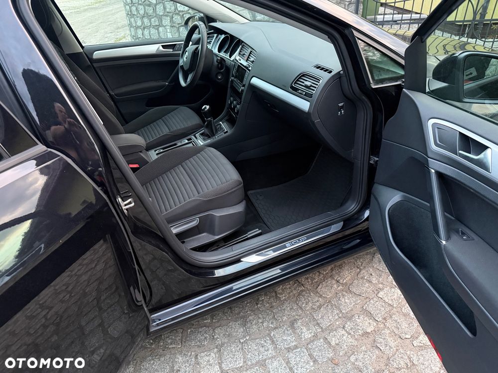 Volkswagen Golf 1.2 TSI BlueMotion Technology Cup - 27