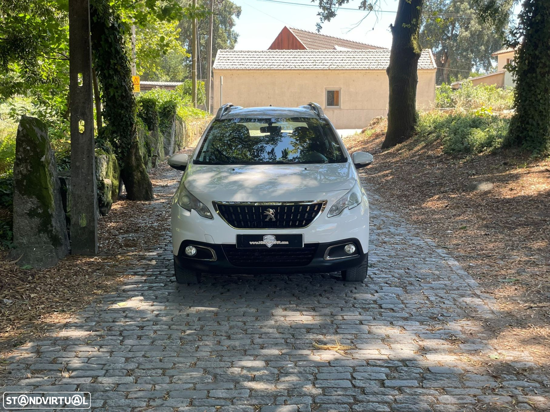 Peugeot 2008 1.2 PureTech Allure - 2