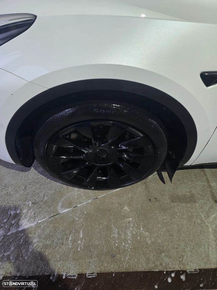 Tesla Model Y Long Range Dual Motor AWD - 14