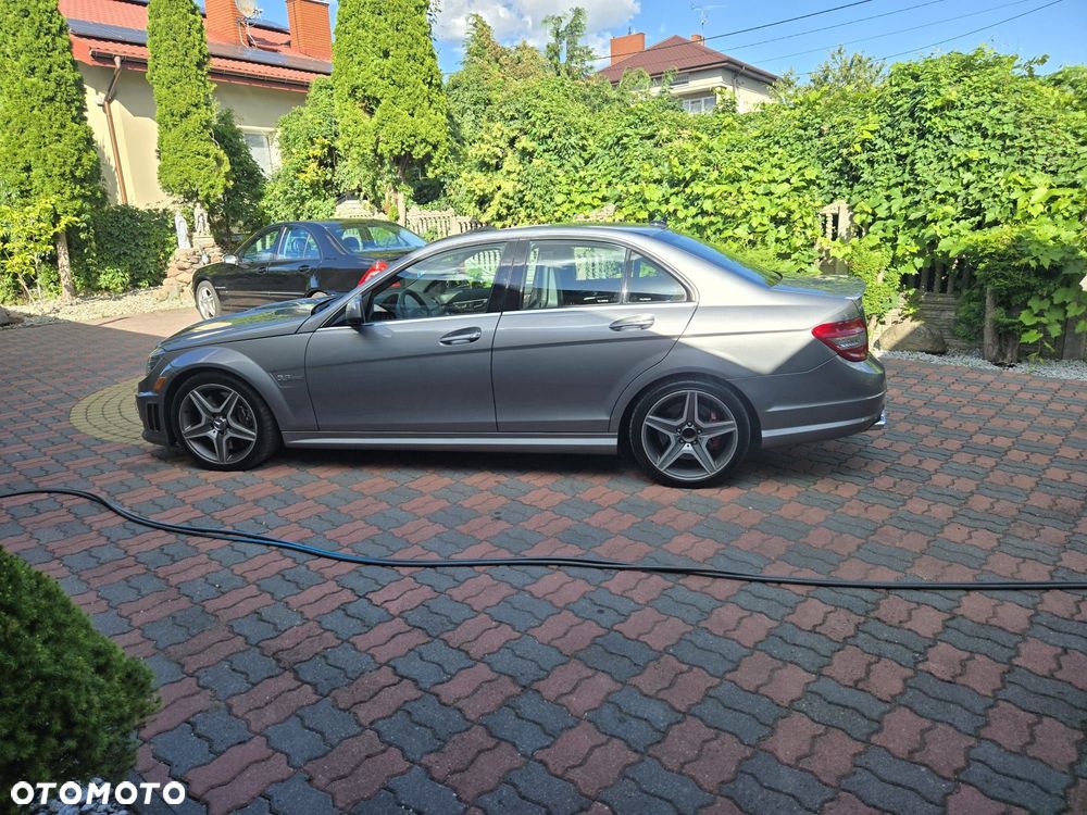 Mercedes-Benz Klasa C 63 AMG - 13