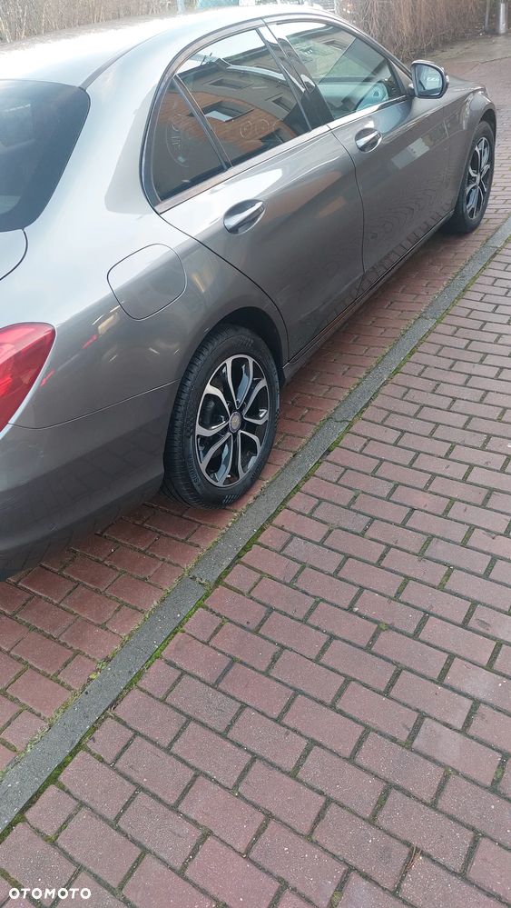 Mercedes-Benz Klasa C 200 4-Matic 7G-TRONIC - 2