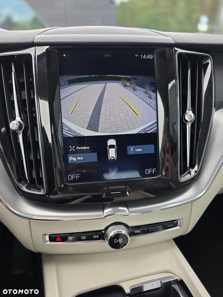 Volvo XC 60 T4 Momentum Pro - 33