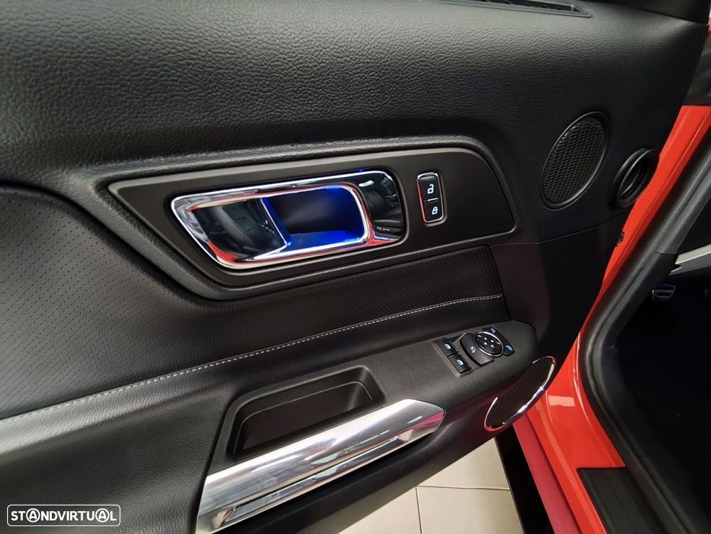 Ford Mustang 5.0 Ti-VCT GT - 18