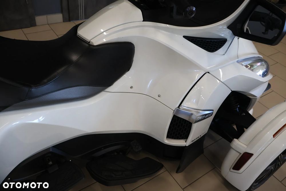 Can-Am Spyder - 8