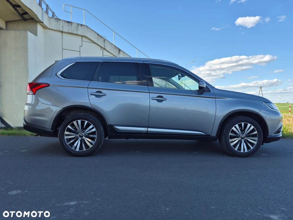 Mitsubishi Outlander - 5