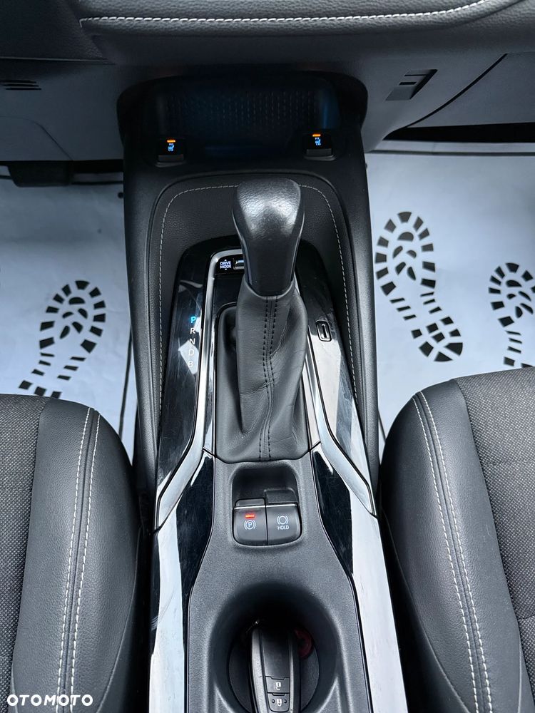 Toyota Corolla 1.8 Hybrid Executive - 13