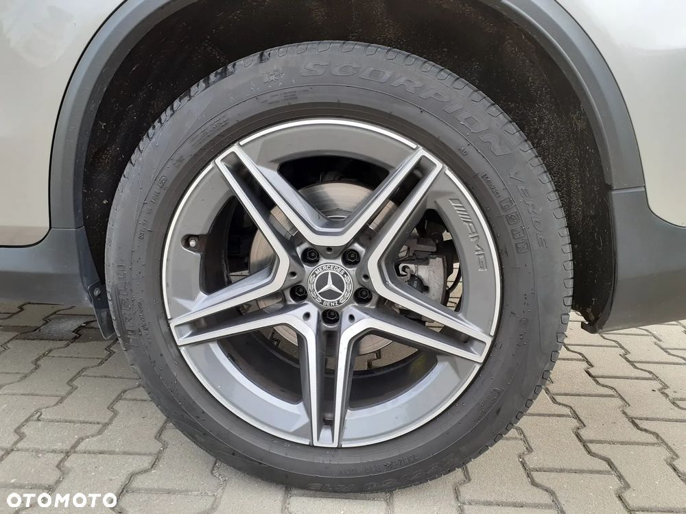 Mercedes-Benz GLC 300 d 4Matic 9G-TRONIC AMG Line - 14