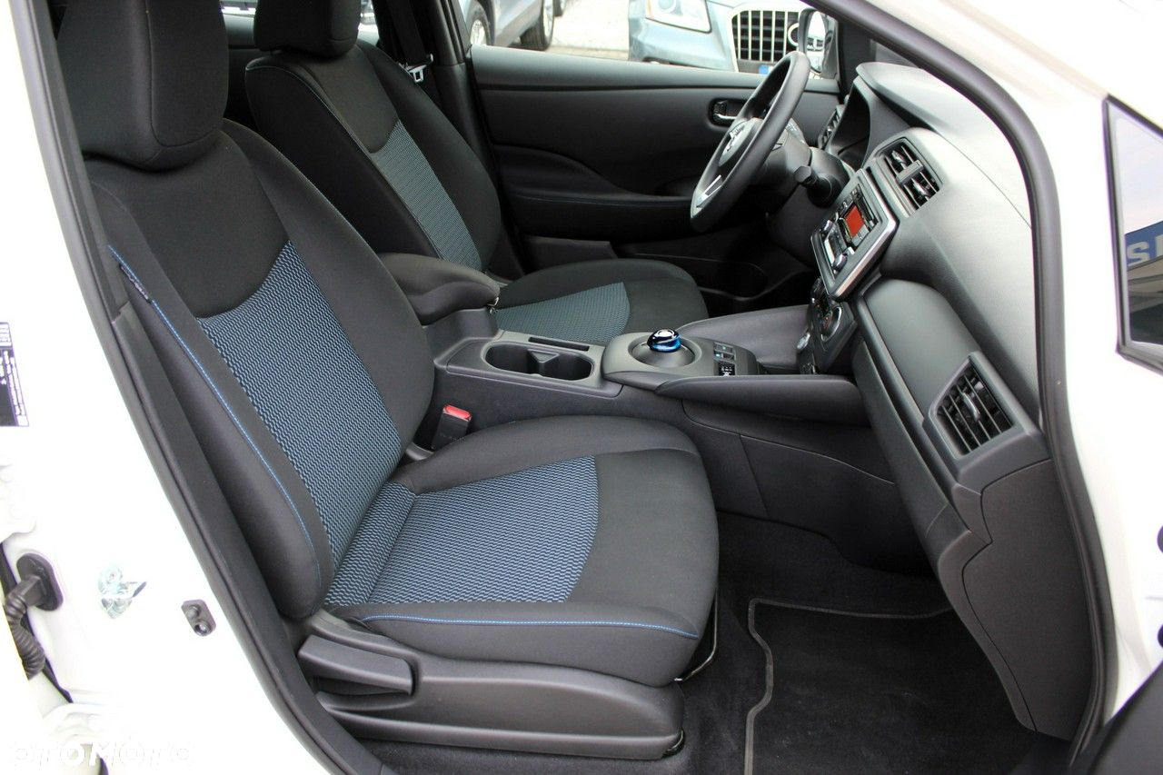 Nissan Leaf - 8