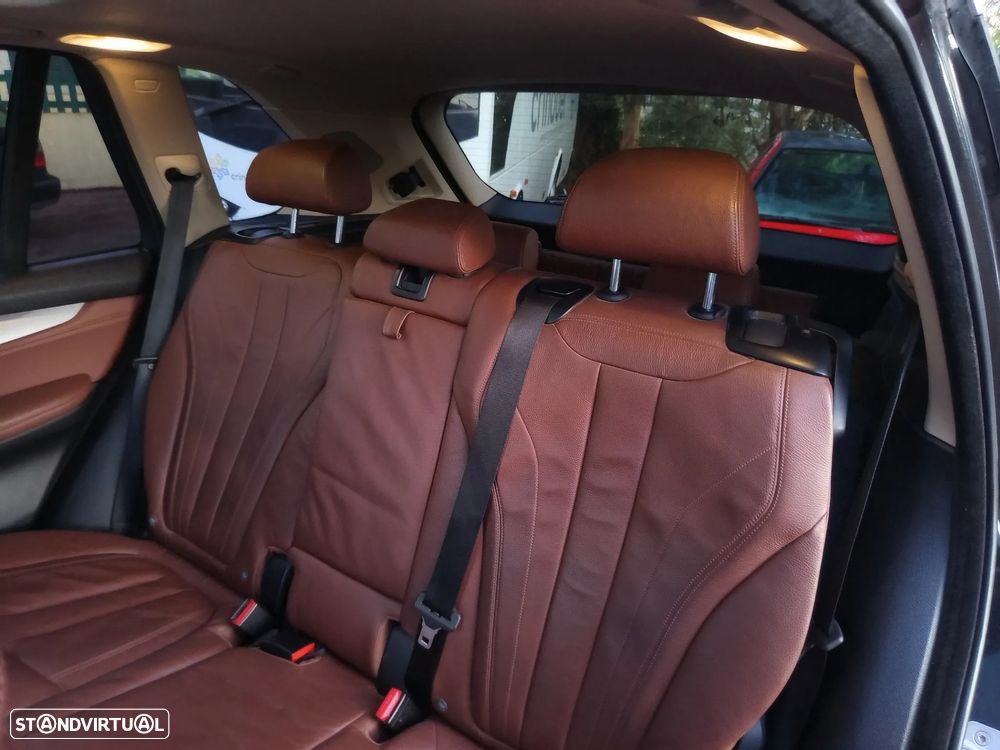 BMW X5 25 d sDrive Comfort 7L - 30