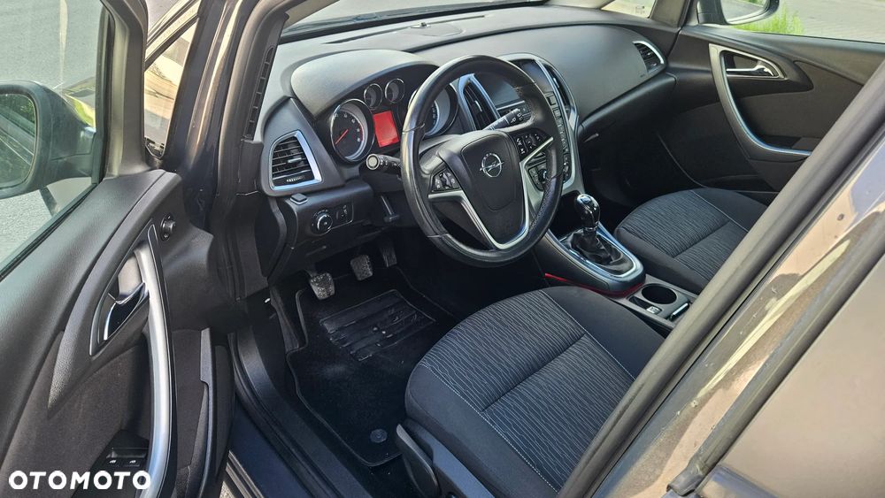 Opel Astra 1.4 Turbo 150 Jahre - 26
