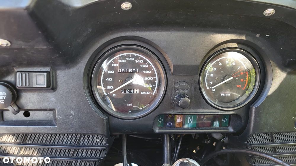 BMW R - 8