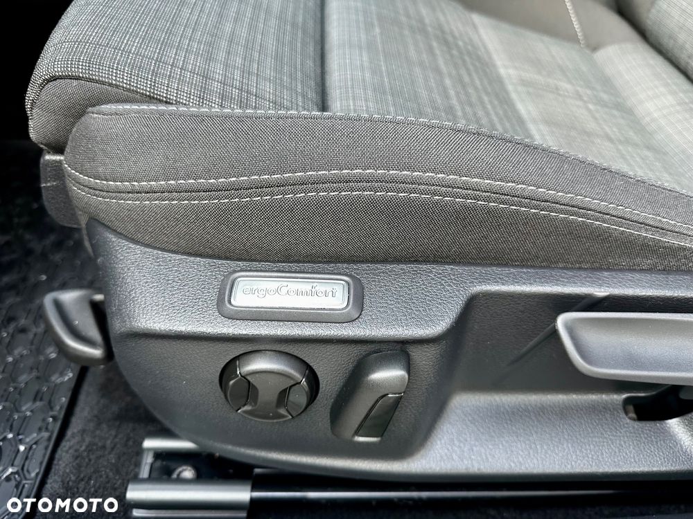 Volkswagen Passat - 27