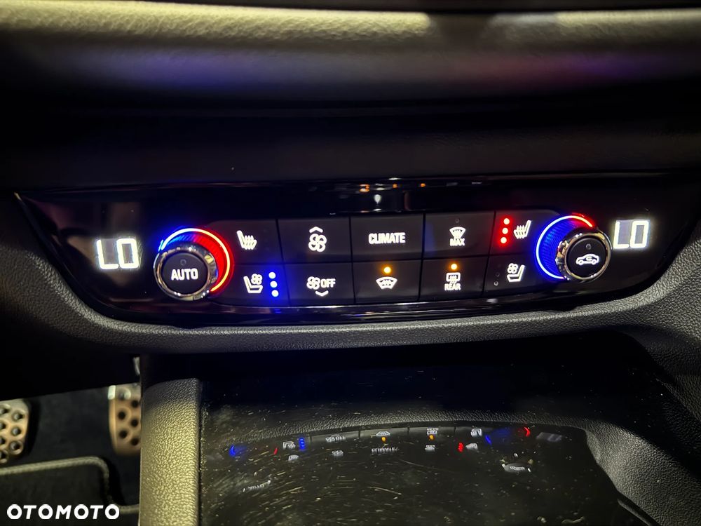 Opel Insignia - 28