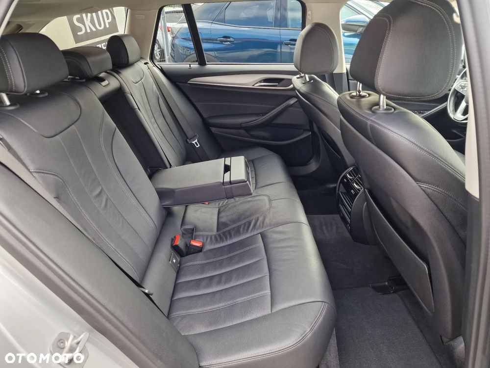 BMW Seria 5 518d - 22