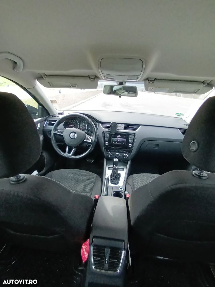 Skoda Octavia 2.0 TDI DSG Style - 4