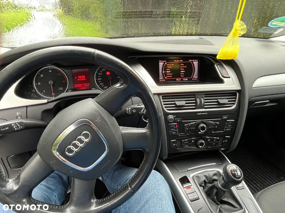 Audi A4 Avant 2.0 TDI - 9