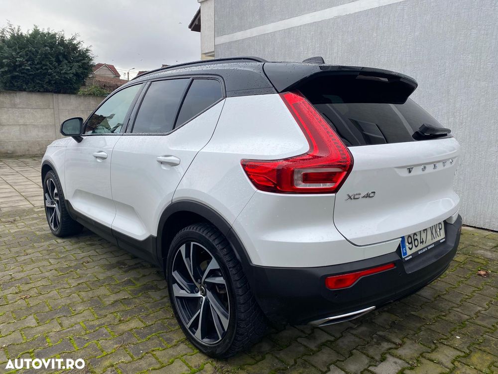 Volvo XC 40 D4 AWD R-Design - 1