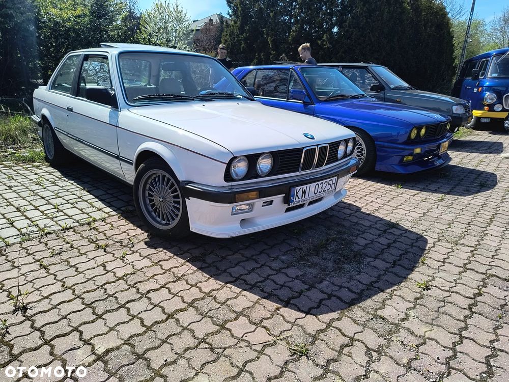 BMW Seria 3 325e - 11