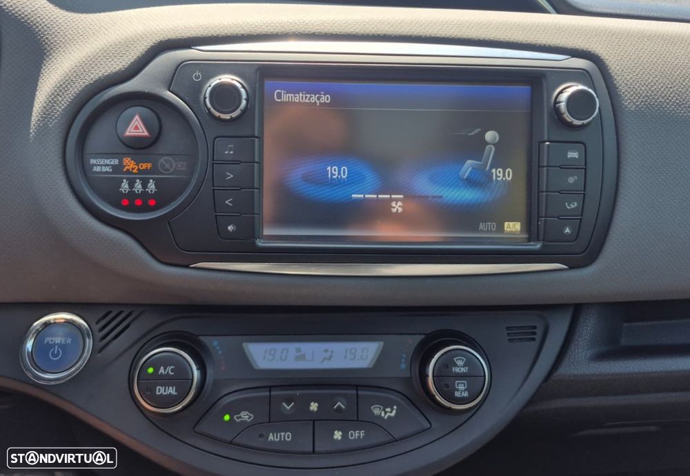 Toyota Yaris - 12
