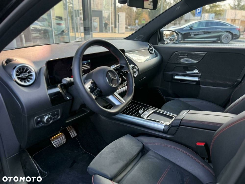 Mercedes-Benz GLA - 14