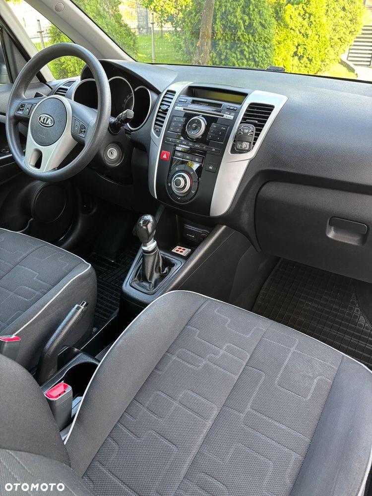 Kia Venga 1.4 L - 10