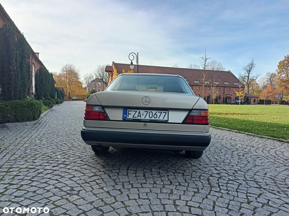 Mercedes-Benz W124 (1984-1993) - 40