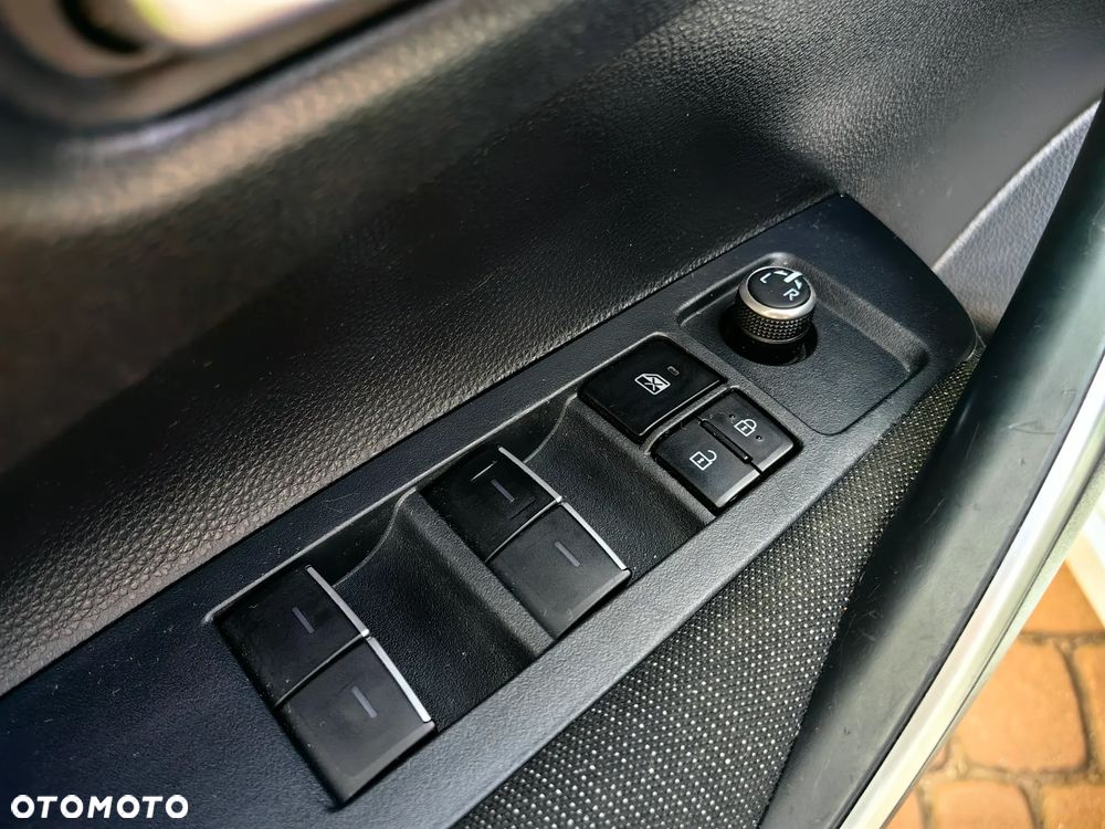 Toyota Corolla 1.8 Hybrid Comfort - 17