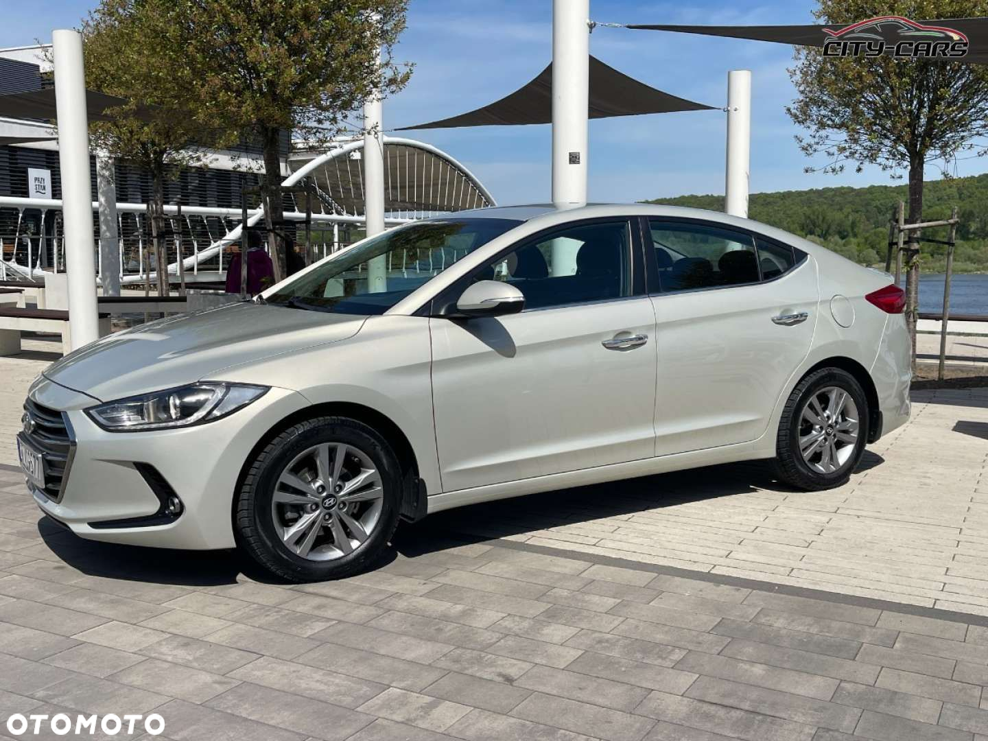 Hyundai Elantra - 7