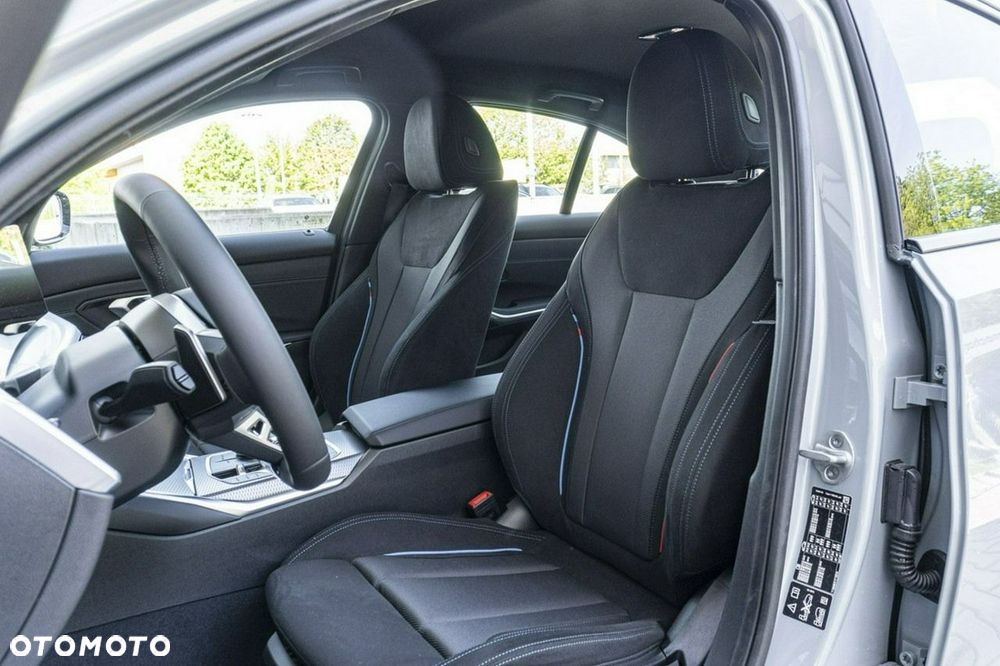 BMW Seria 3 320i - 14
