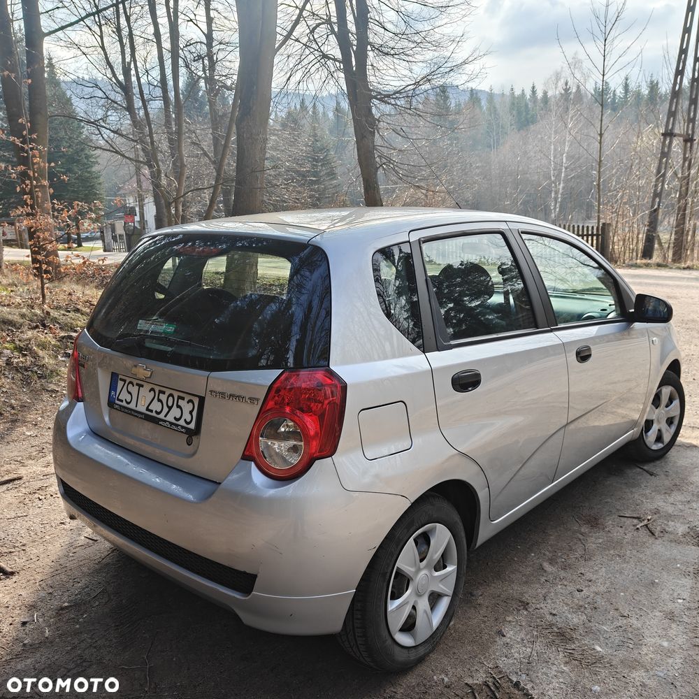 Chevrolet Aveo - 4