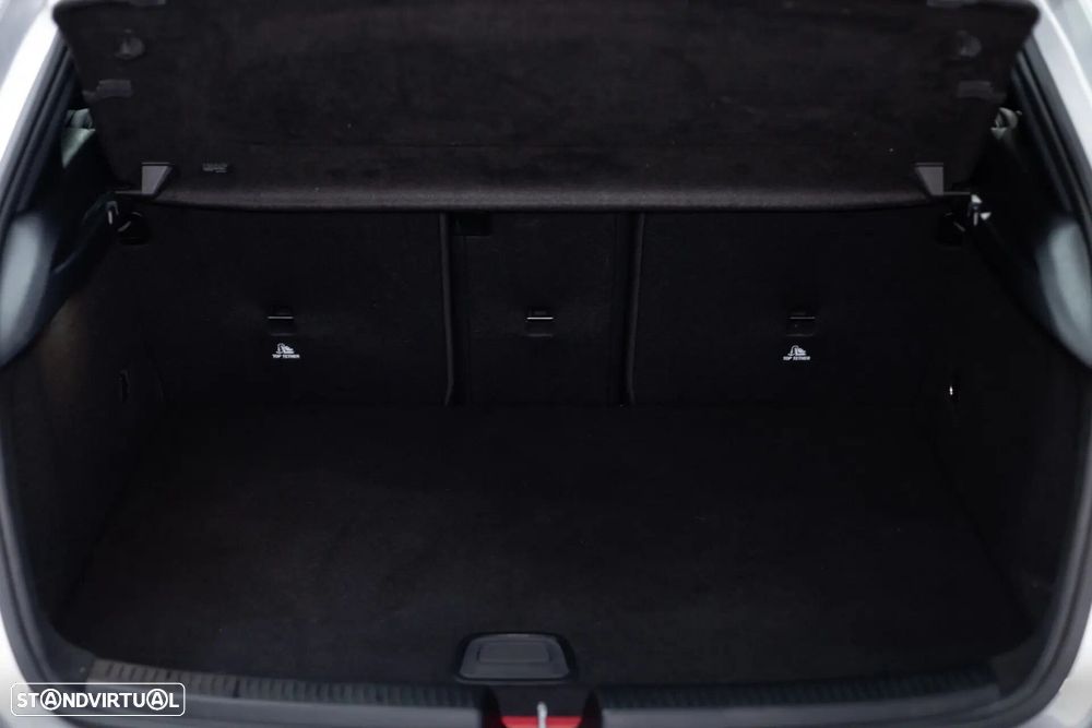 Mercedes-Benz A 250 e Progressive - 8