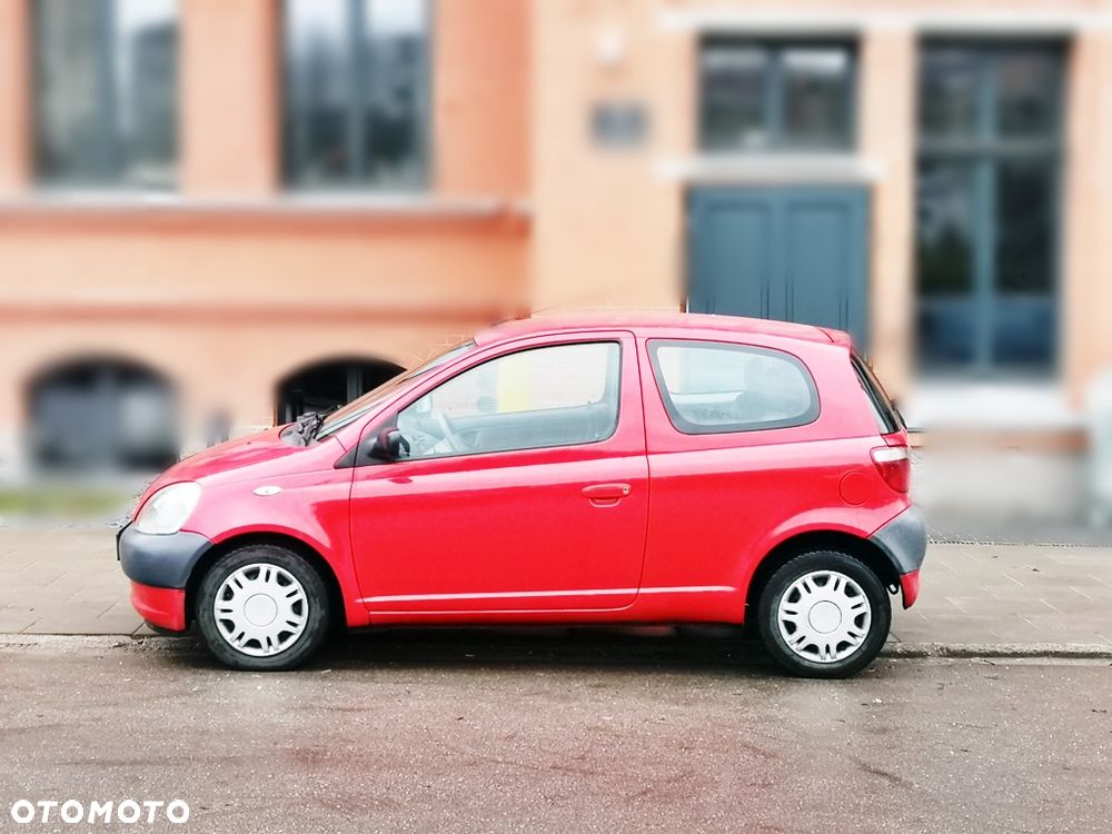 Toyota Yaris 1.0 Base - 2