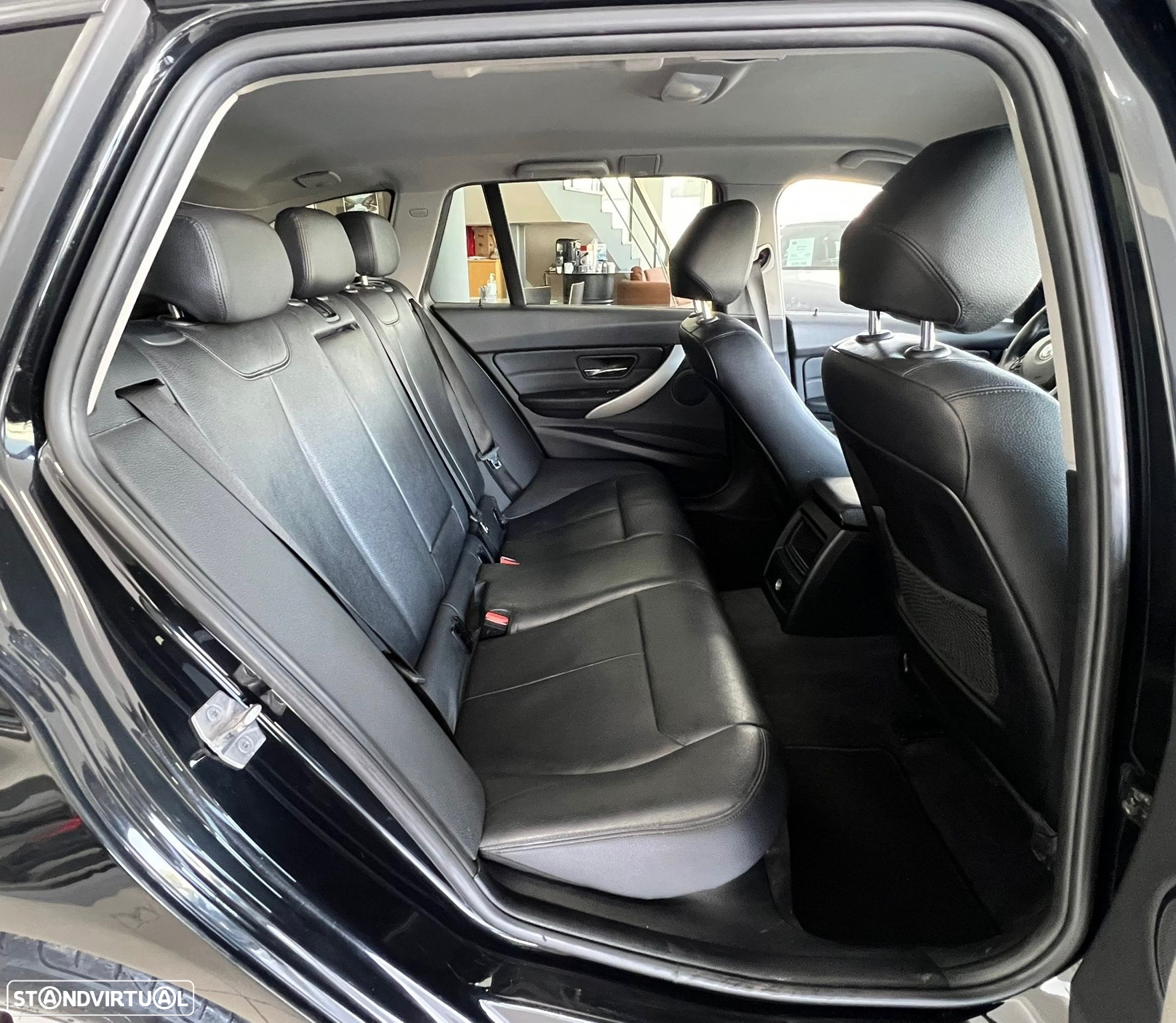 BMW 318 d Touring Advantage Auto - 10