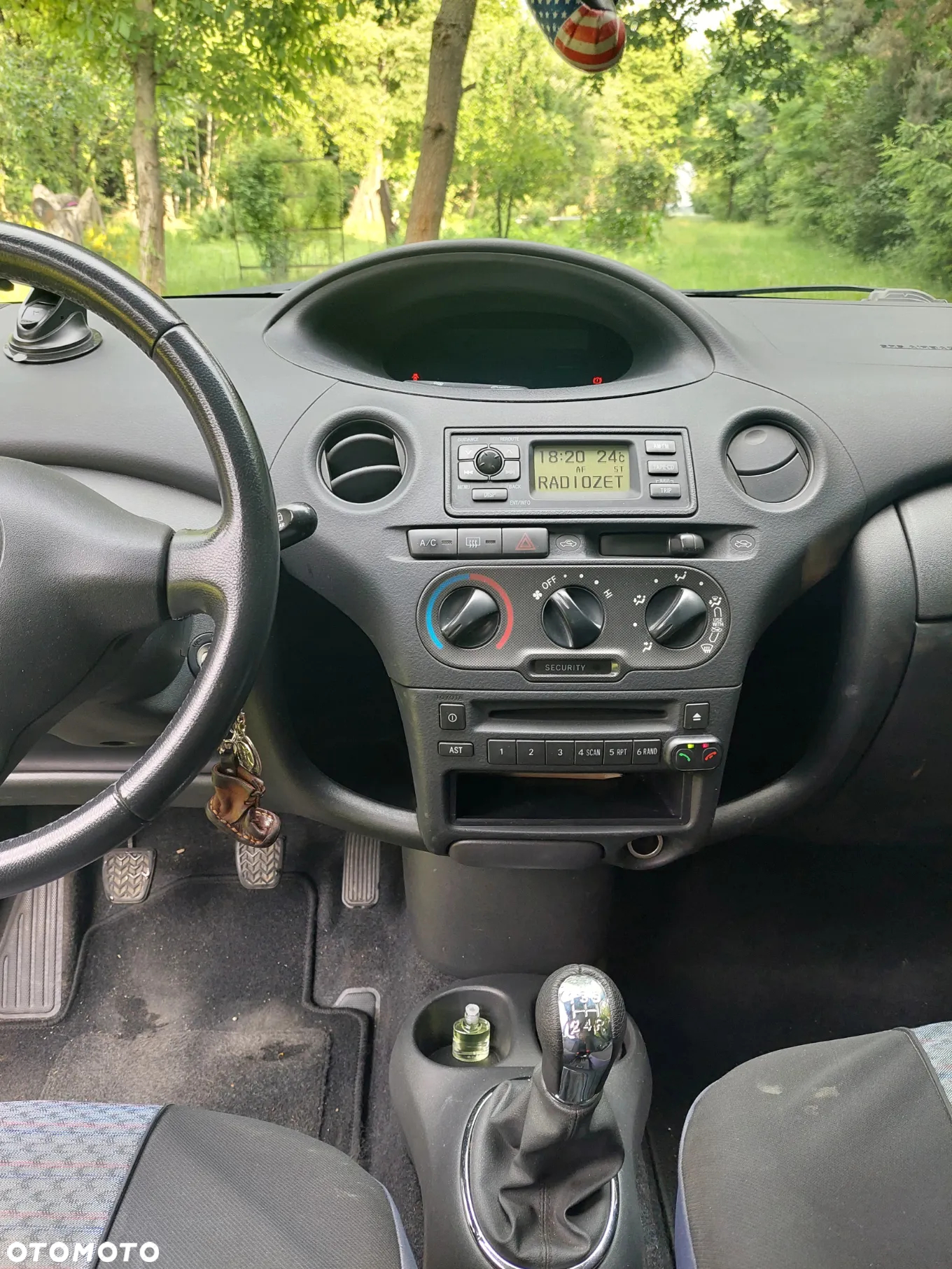 Toyota Yaris 1.4 D-4D - 12