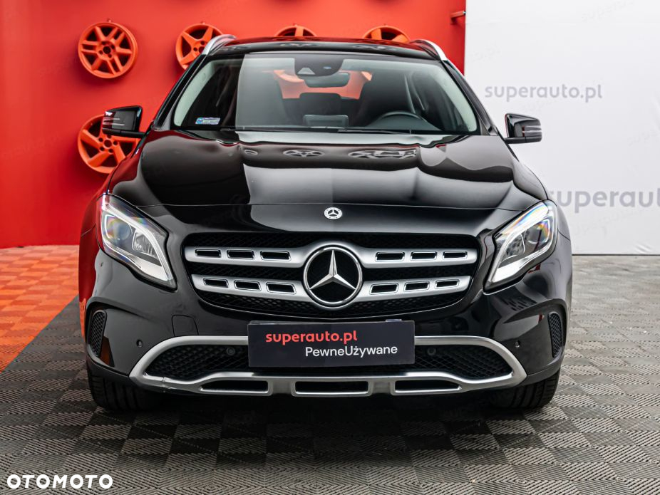Mercedes-Benz GLA 200 7G-DCT - 3