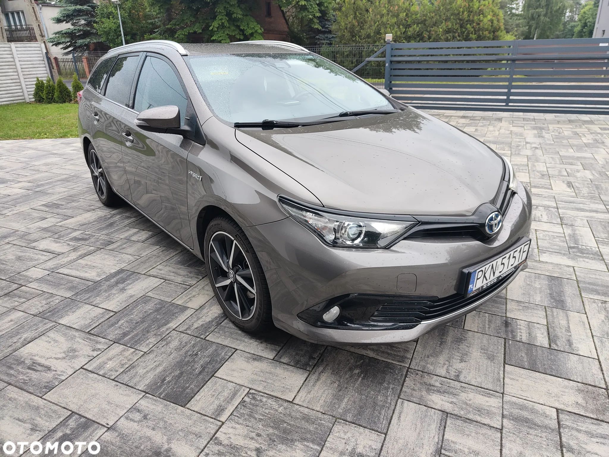 Toyota Auris 1.8 VVT-i Hybrid Automatik Team Deutschland - 1