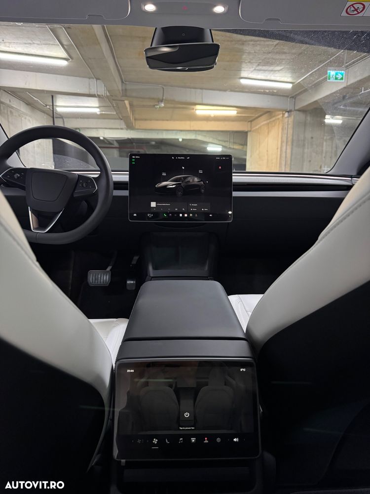 Tesla Model 3 - 6