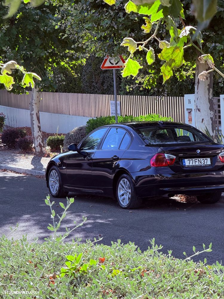 BMW 318 d Dynamic - 6
