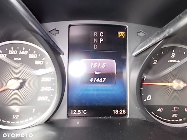 Mercedes-Benz Klasa V 220 d Avantgarde 9G-Tronic (d³ugi) - 19