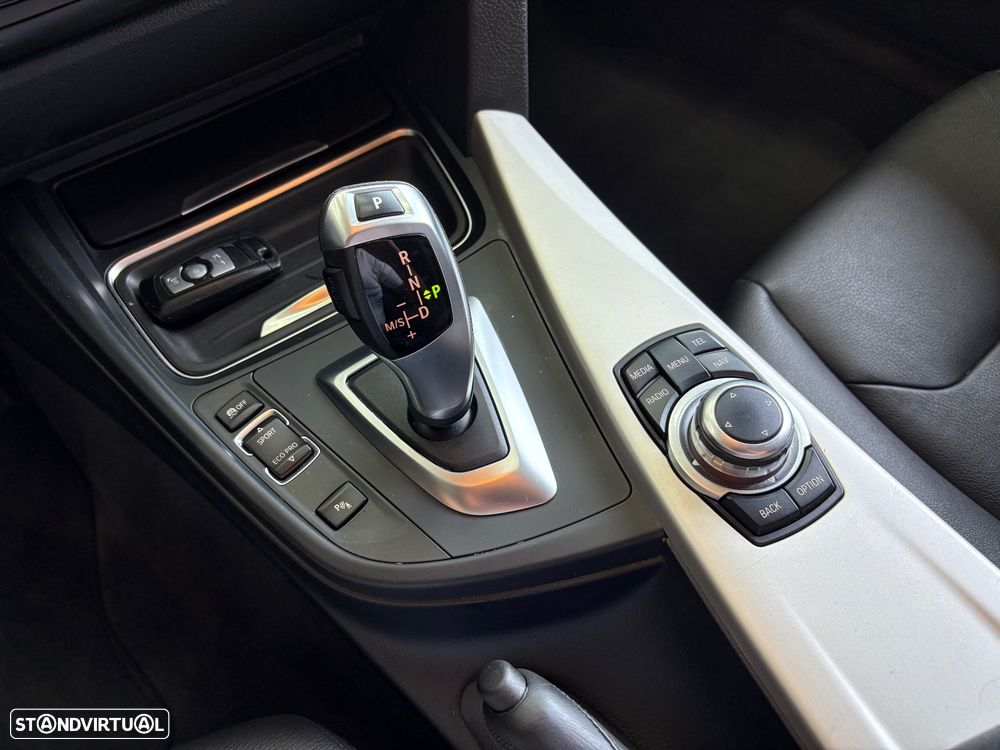 BMW 320 d xDrive Aut. Sport Line - 12