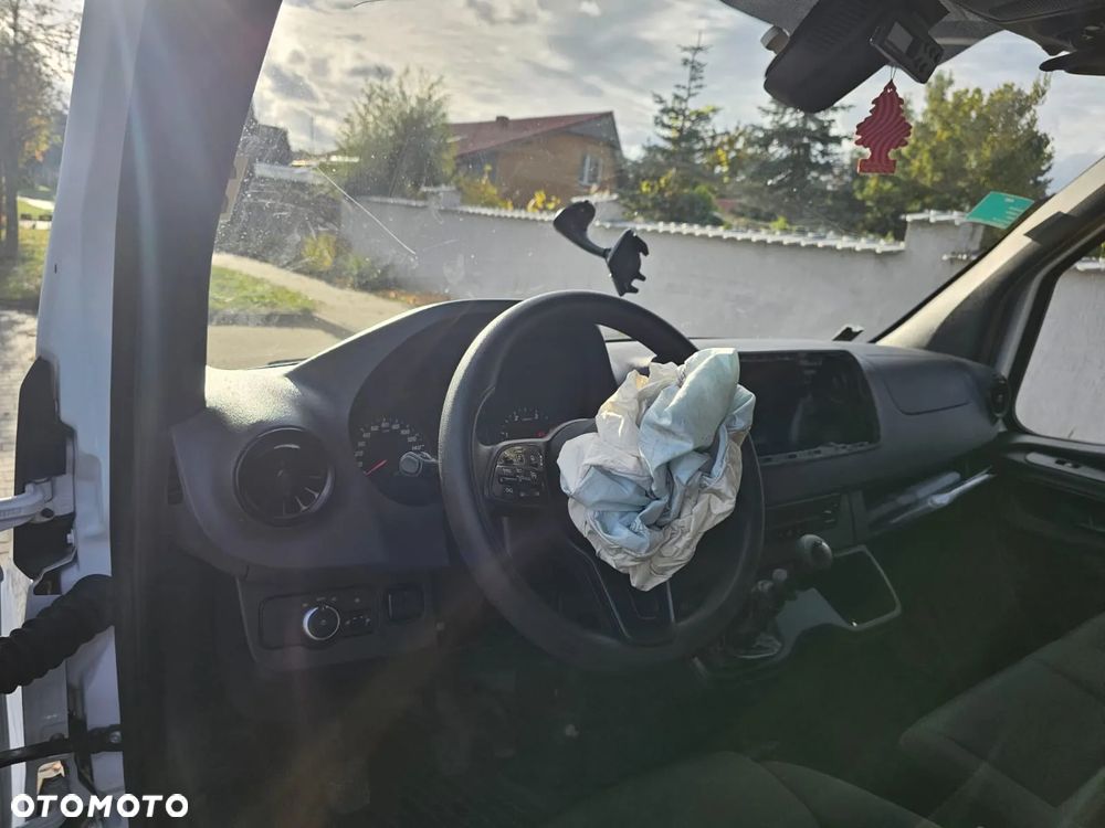 Mercedes-Benz Sprinter - 9