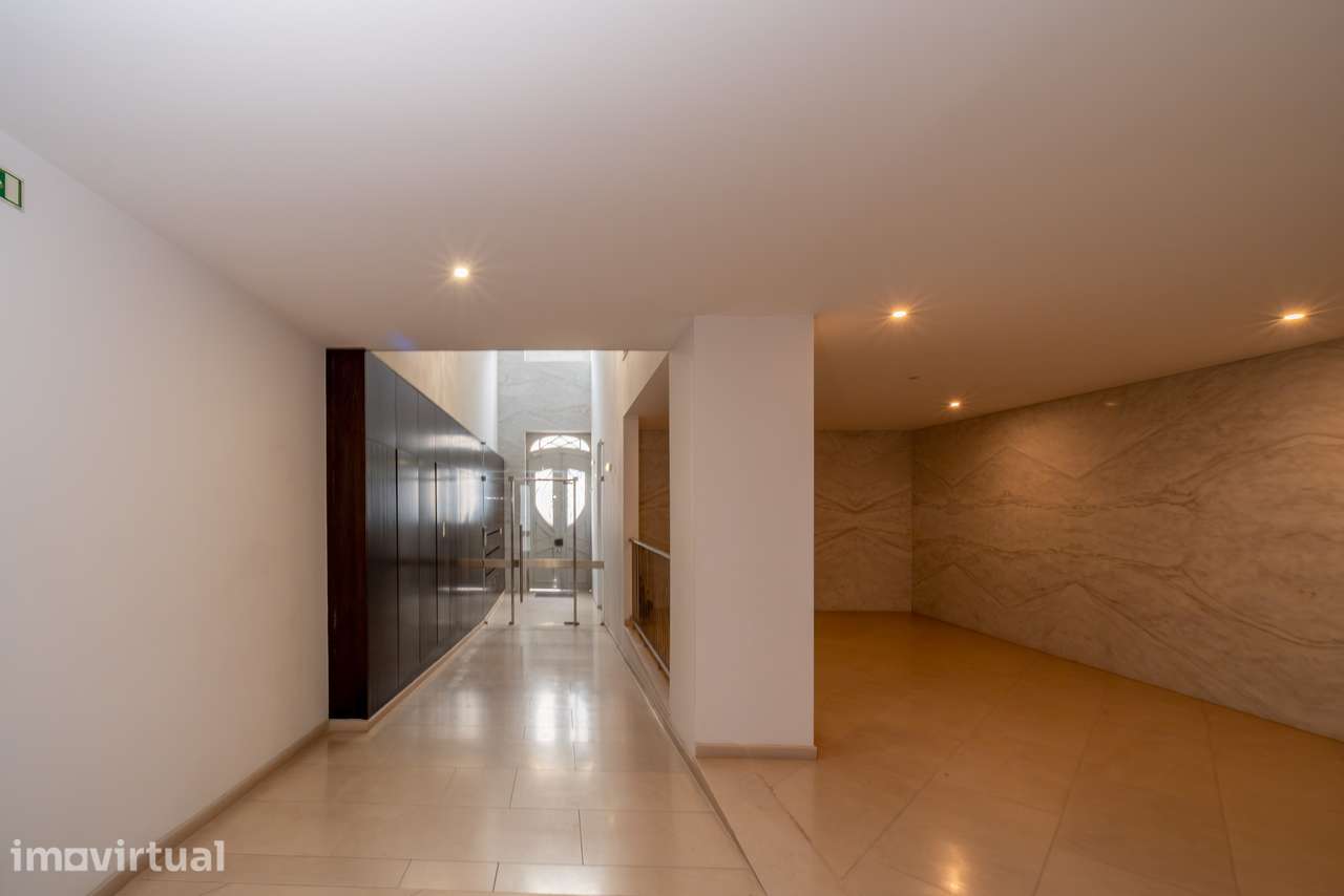 Apartamento T1 com parqueamento no centro de Torres Vedras - Grande imagem: 3/31