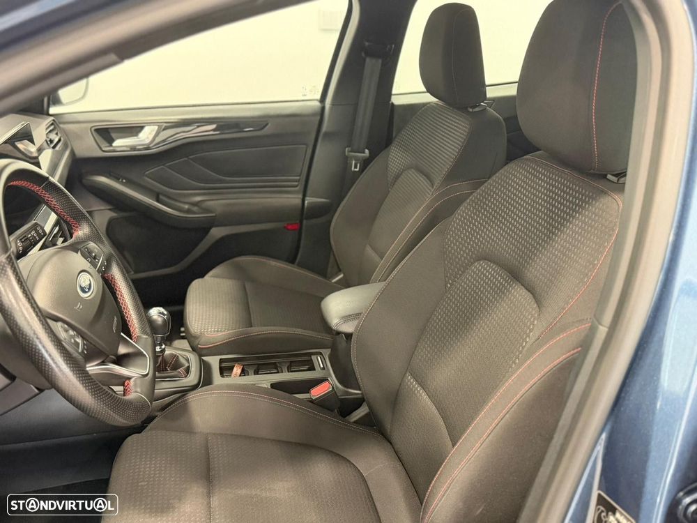 Ford Focus 1.0 EcoBoost MHEV ST-Line - 4