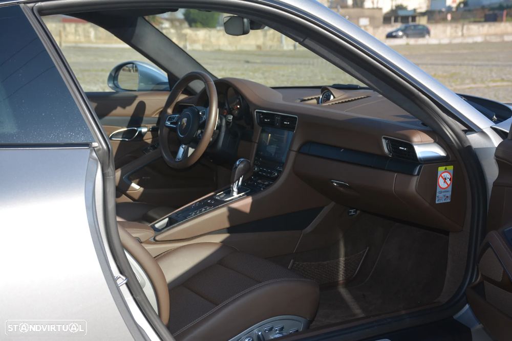 Porsche 911 Série F - 17