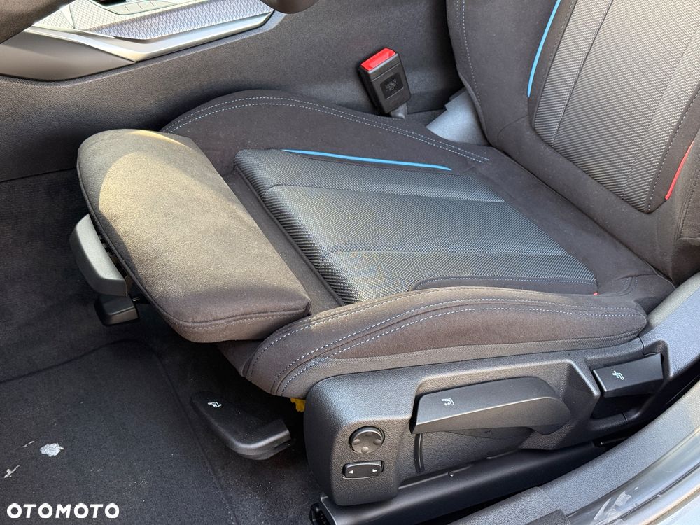 BMW Seria 3 330i xDrive M Sport - 11