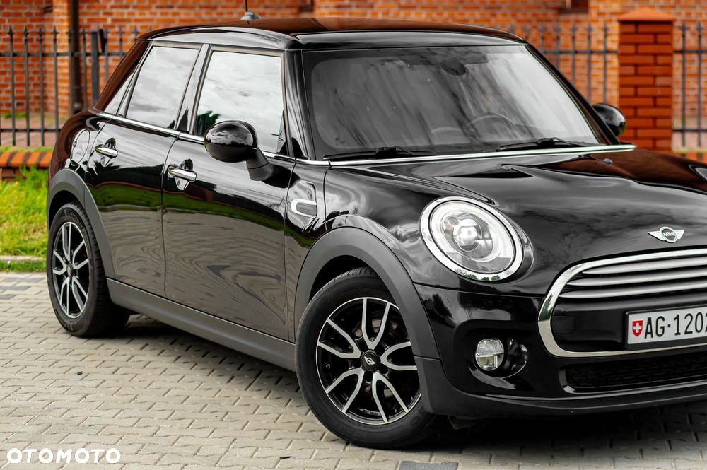 MINI Cooper Essential Trim - 36