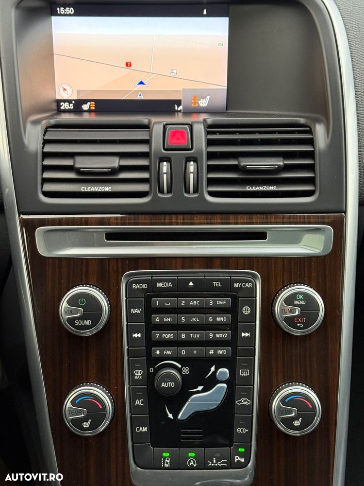 Volvo XC 60 D3 Geartronic Momentum - 17