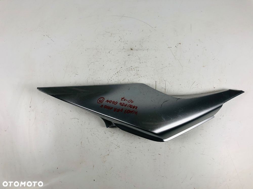 Honda VFR 1200 10-17 zadupek ogon prawy owiewka prawa - 2