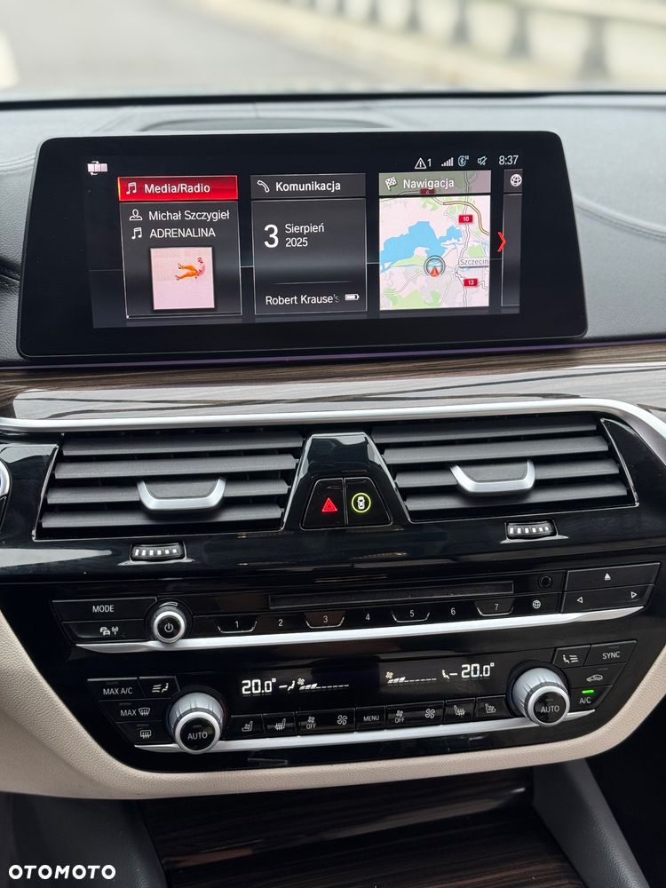 BMW Seria 5 530d xDrive Touring - 36
